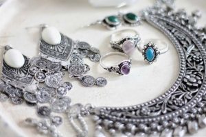 نگه داری از زیورآلات نقره ای